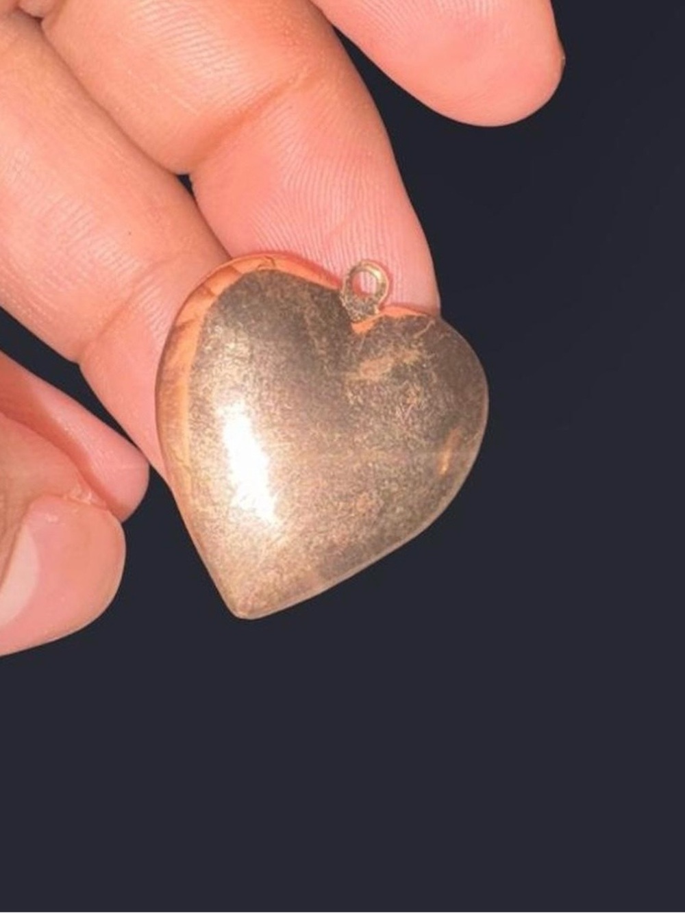 Avon Heart Filigree locket Pendant Necklace in Gold Tone - Picture 2 of 3